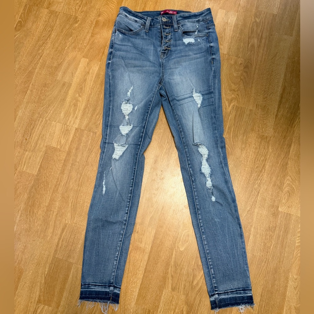 SO Women's Distressed Skinny Jeans